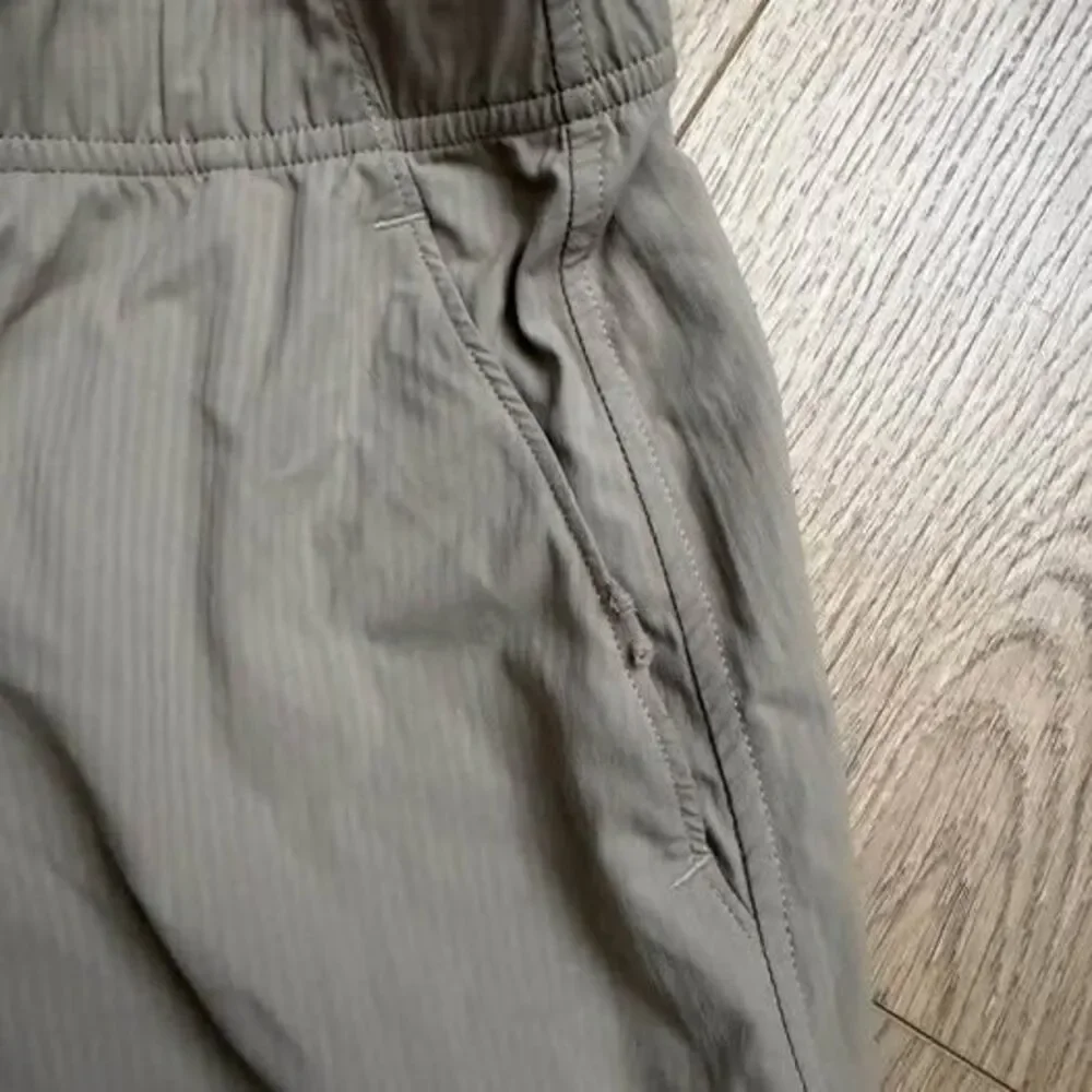 Lululemon Women’s Dance Studio Slim fit high rise flared Pants Size Small Tan